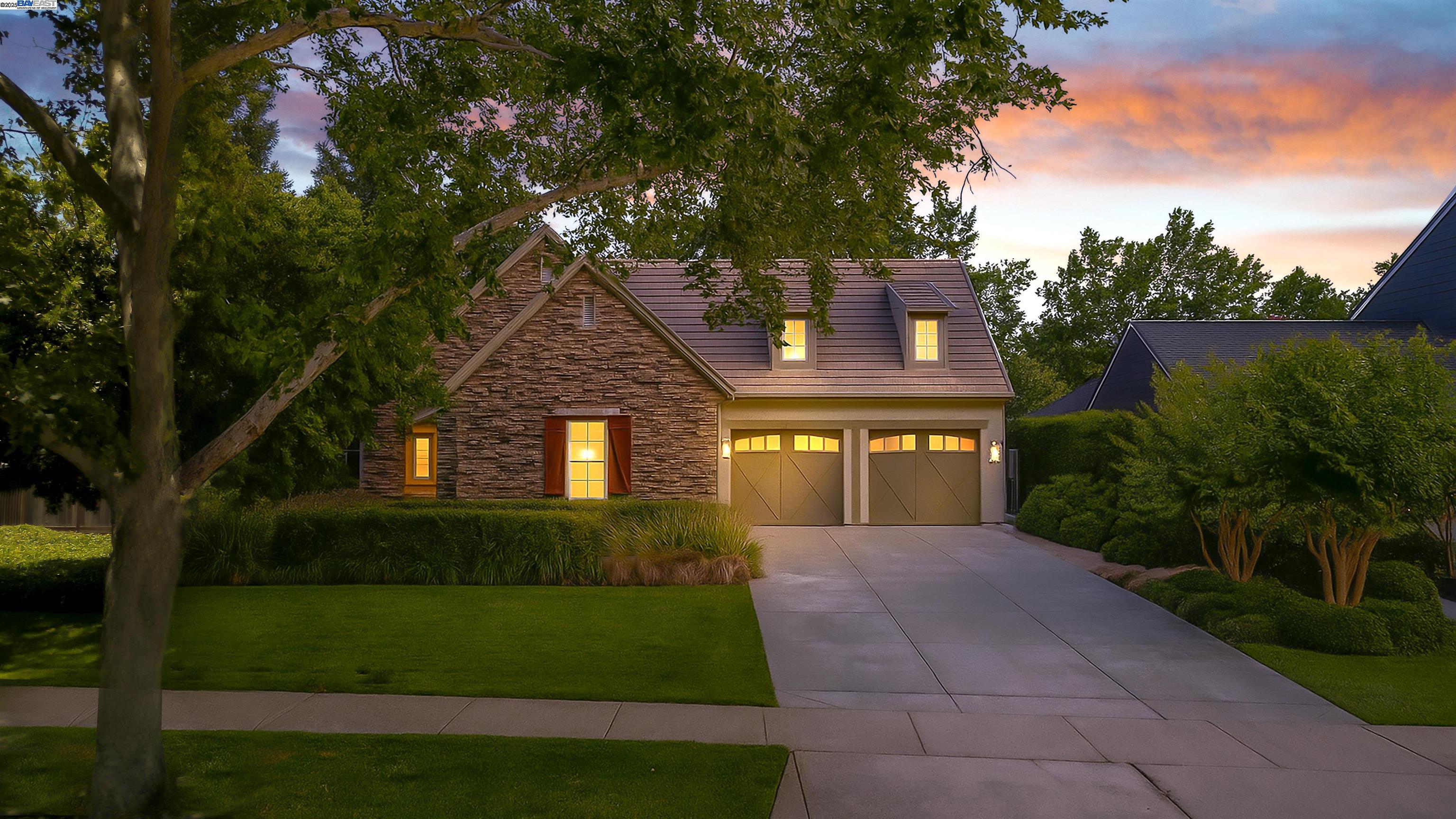 1993 Fairway Oaks Dr