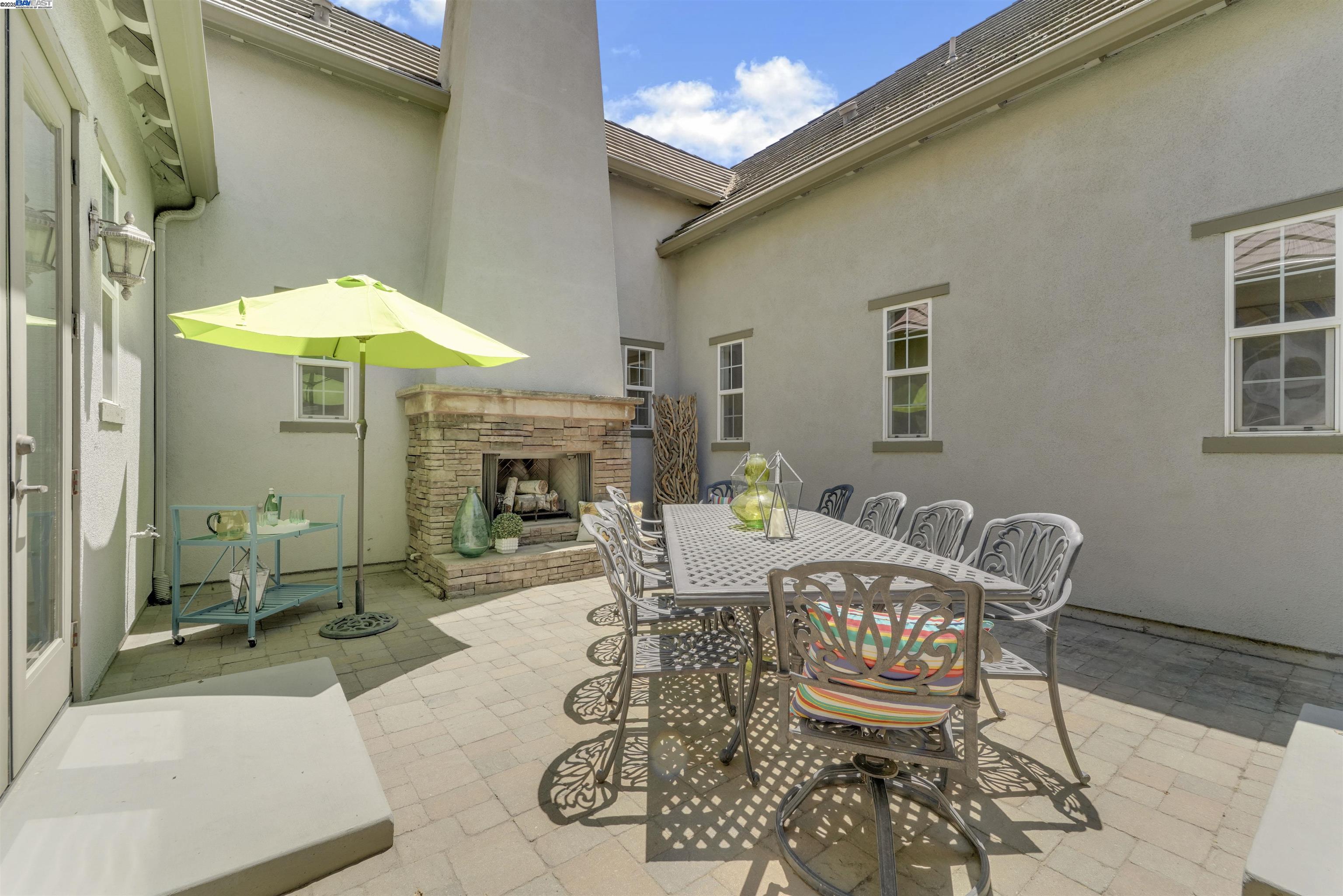 1993 Fairway Oaks Dr