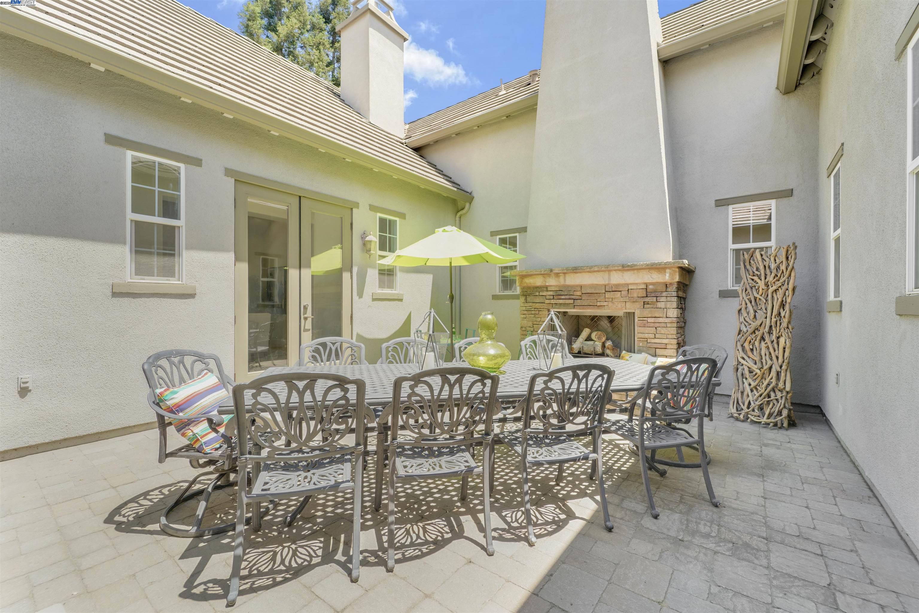 1993 Fairway Oaks Dr