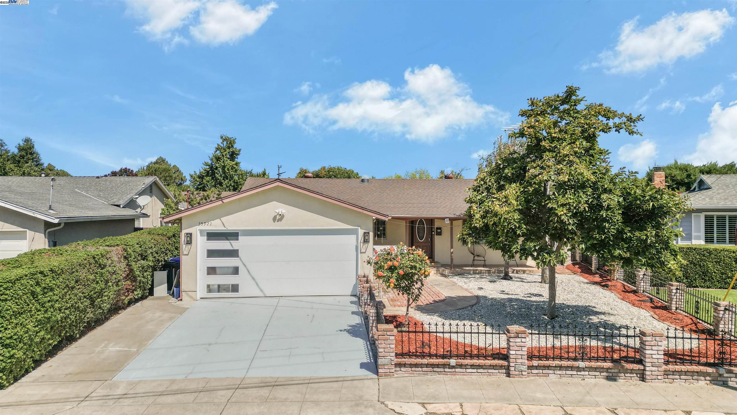 35922 Rosewood Dr