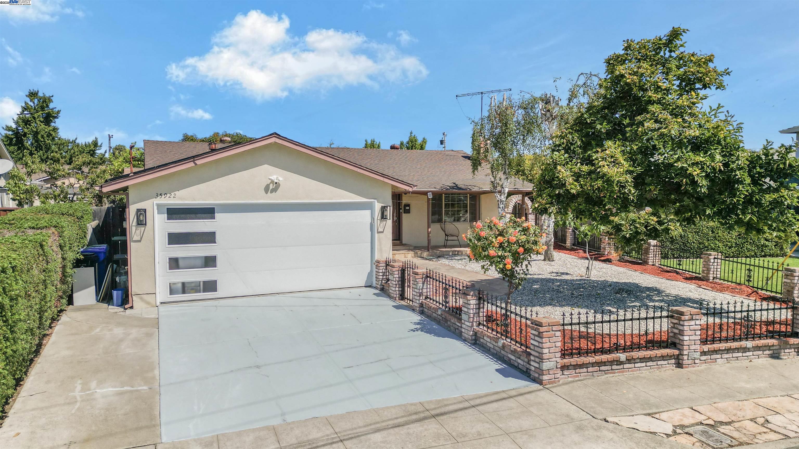 35922 Rosewood Dr