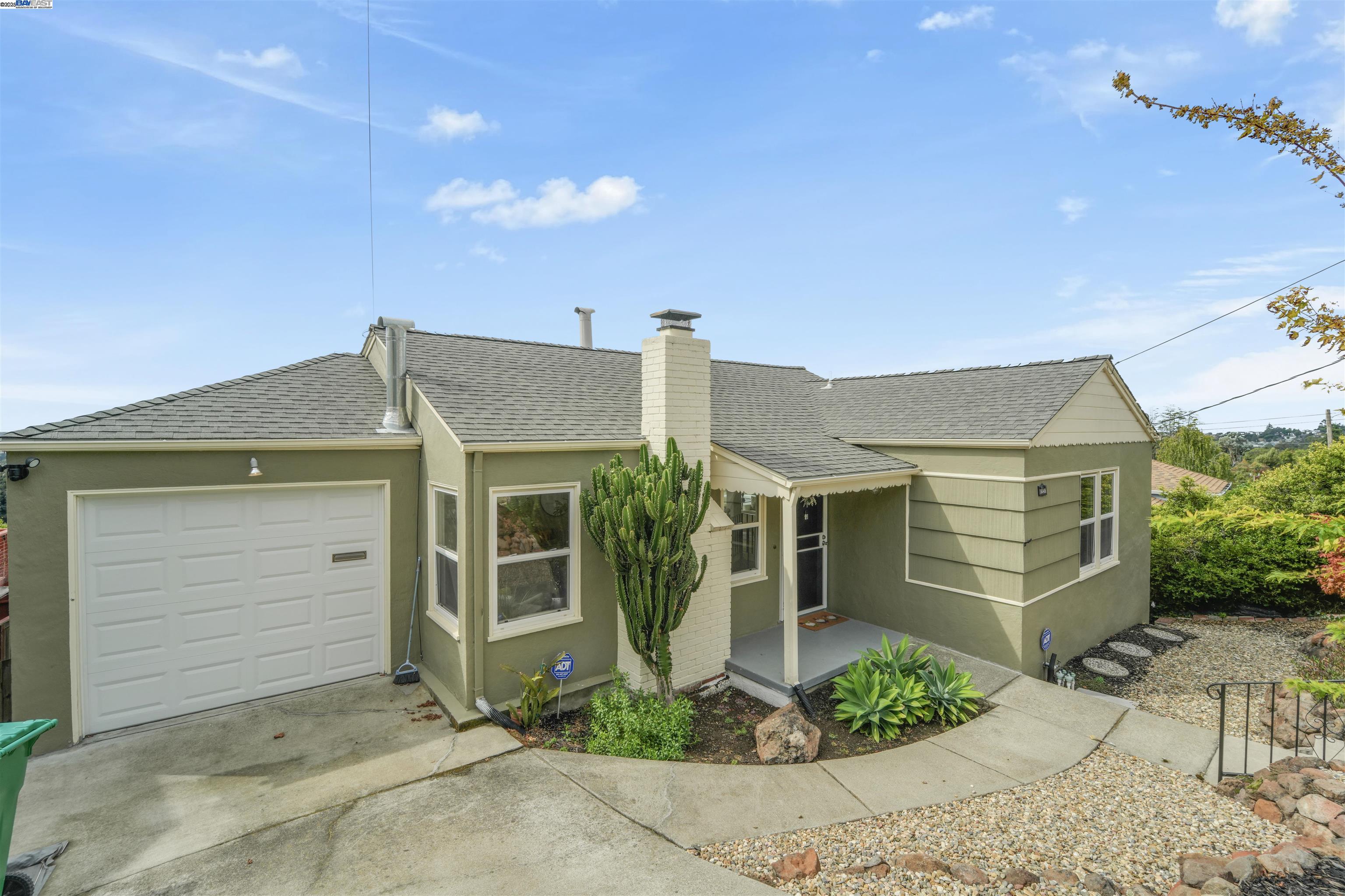 16049 Selborne Dr
