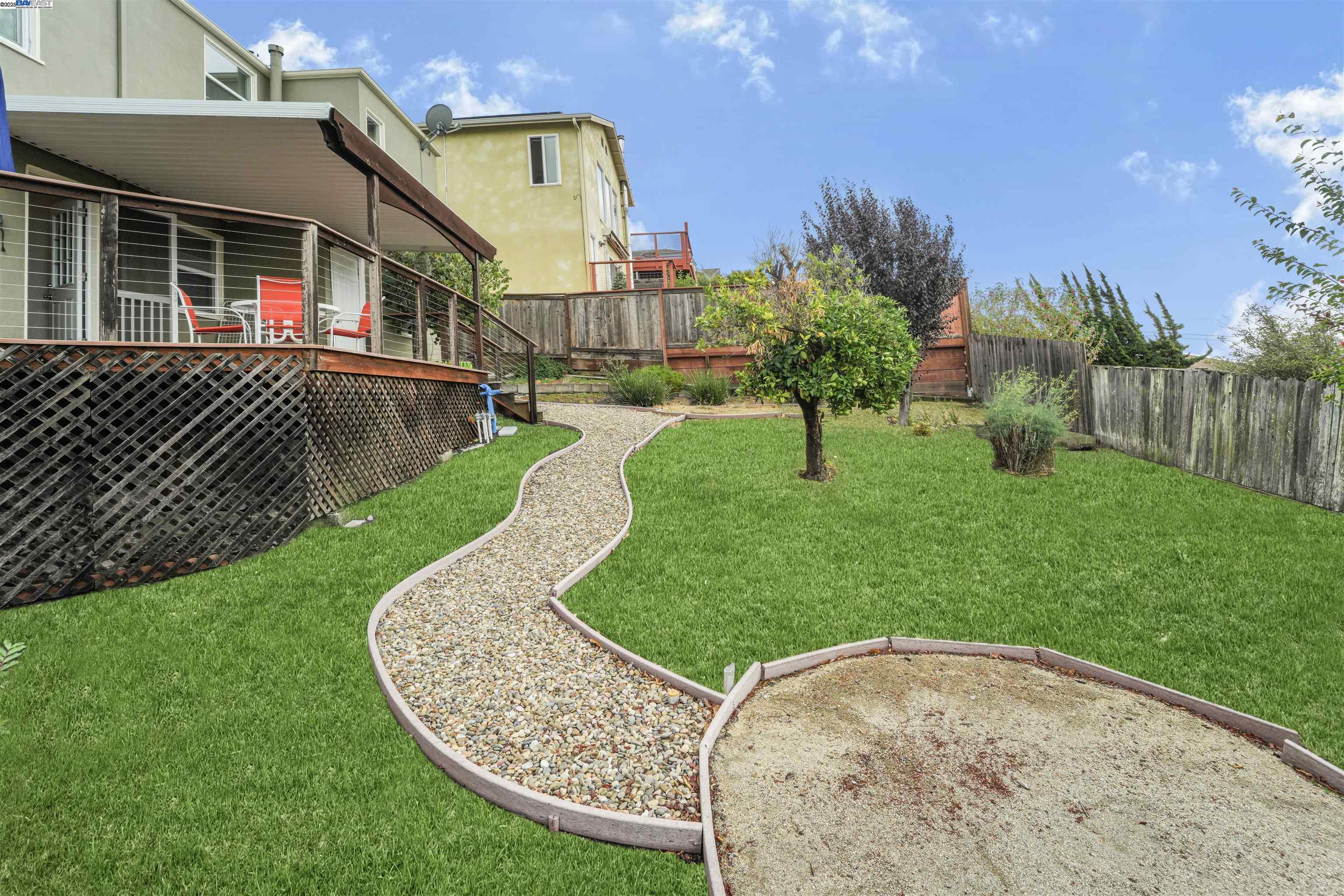 16049 Selborne Dr