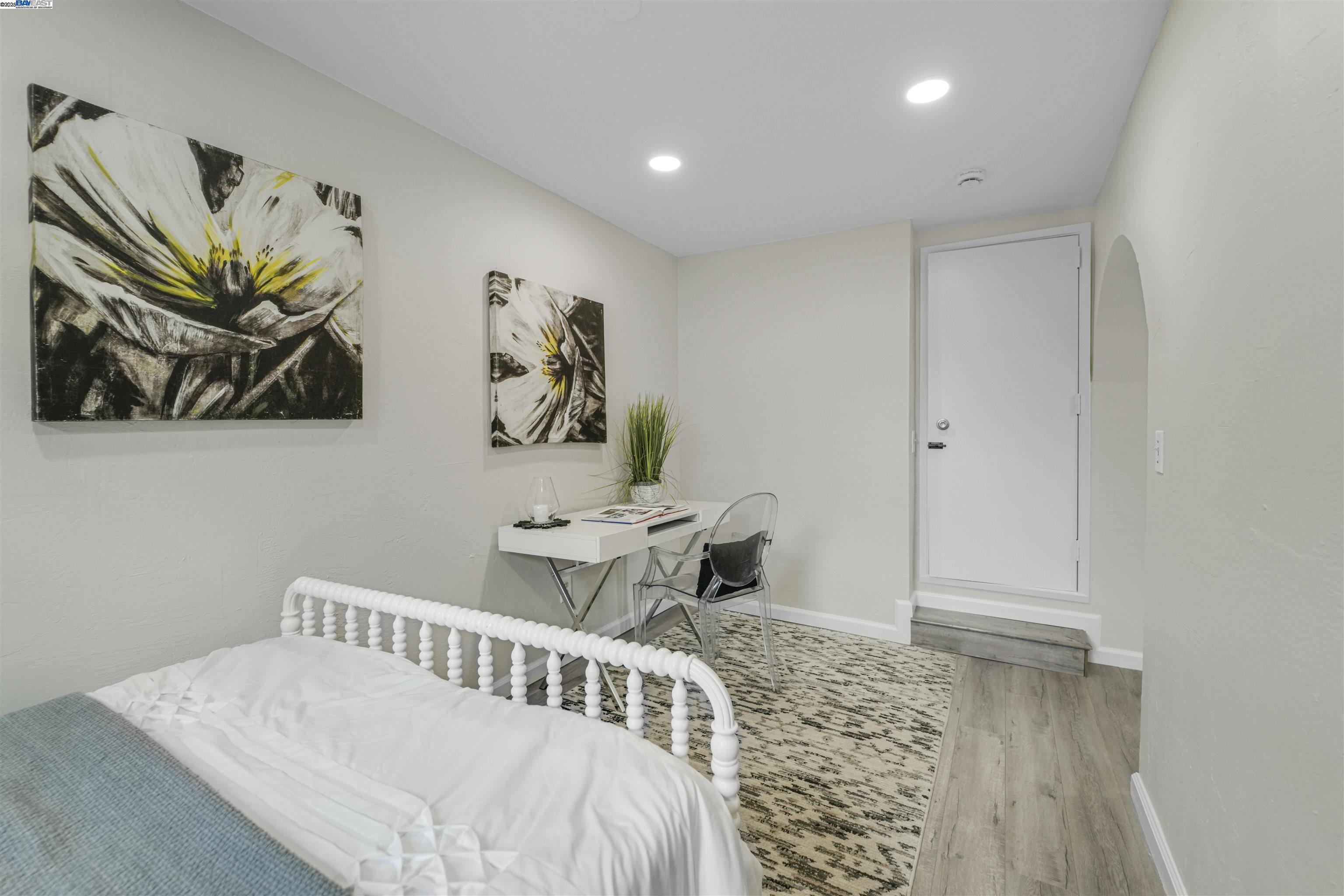 16049 Selborne Dr