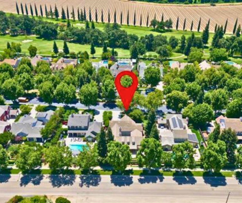 1993 Fairway Oaks Dr