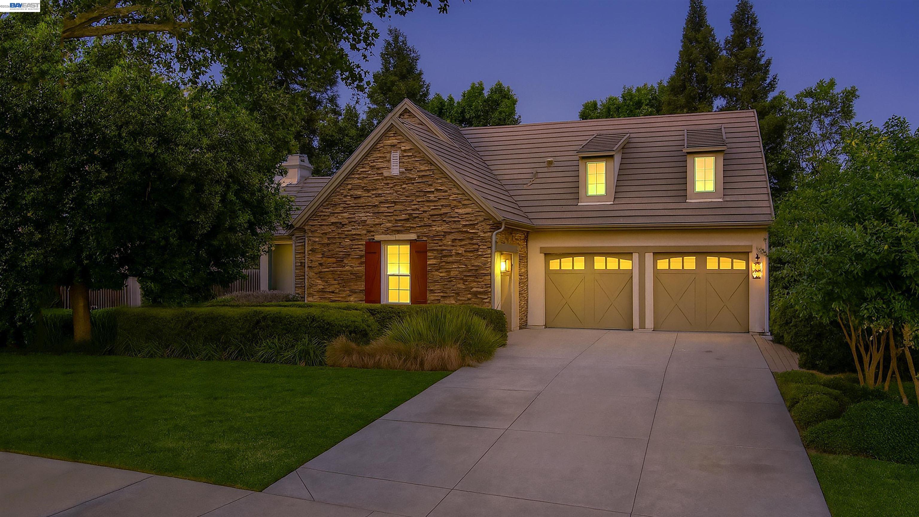 1993 Fairway Oaks Dr