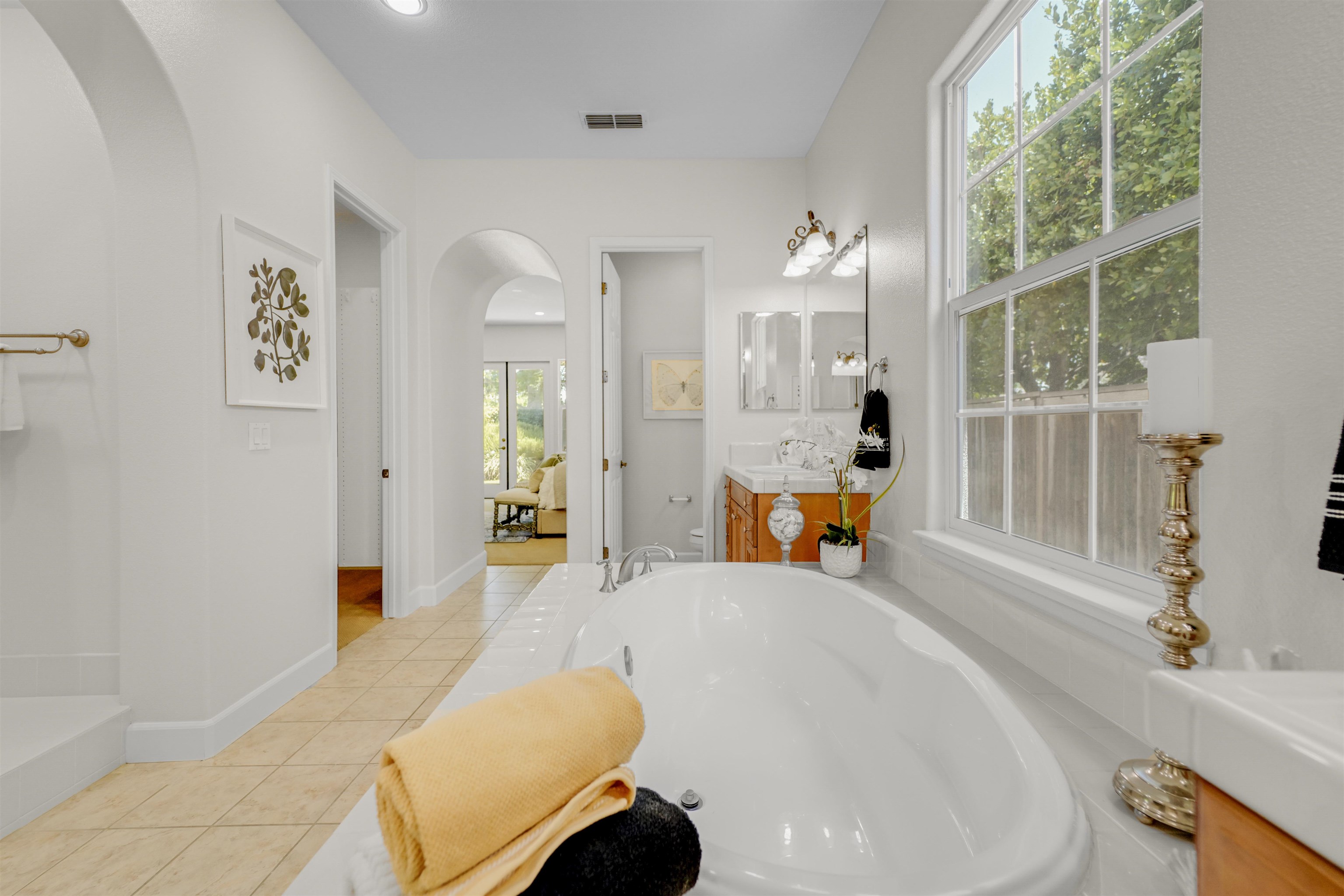 1993 Fairway Oaks Dr