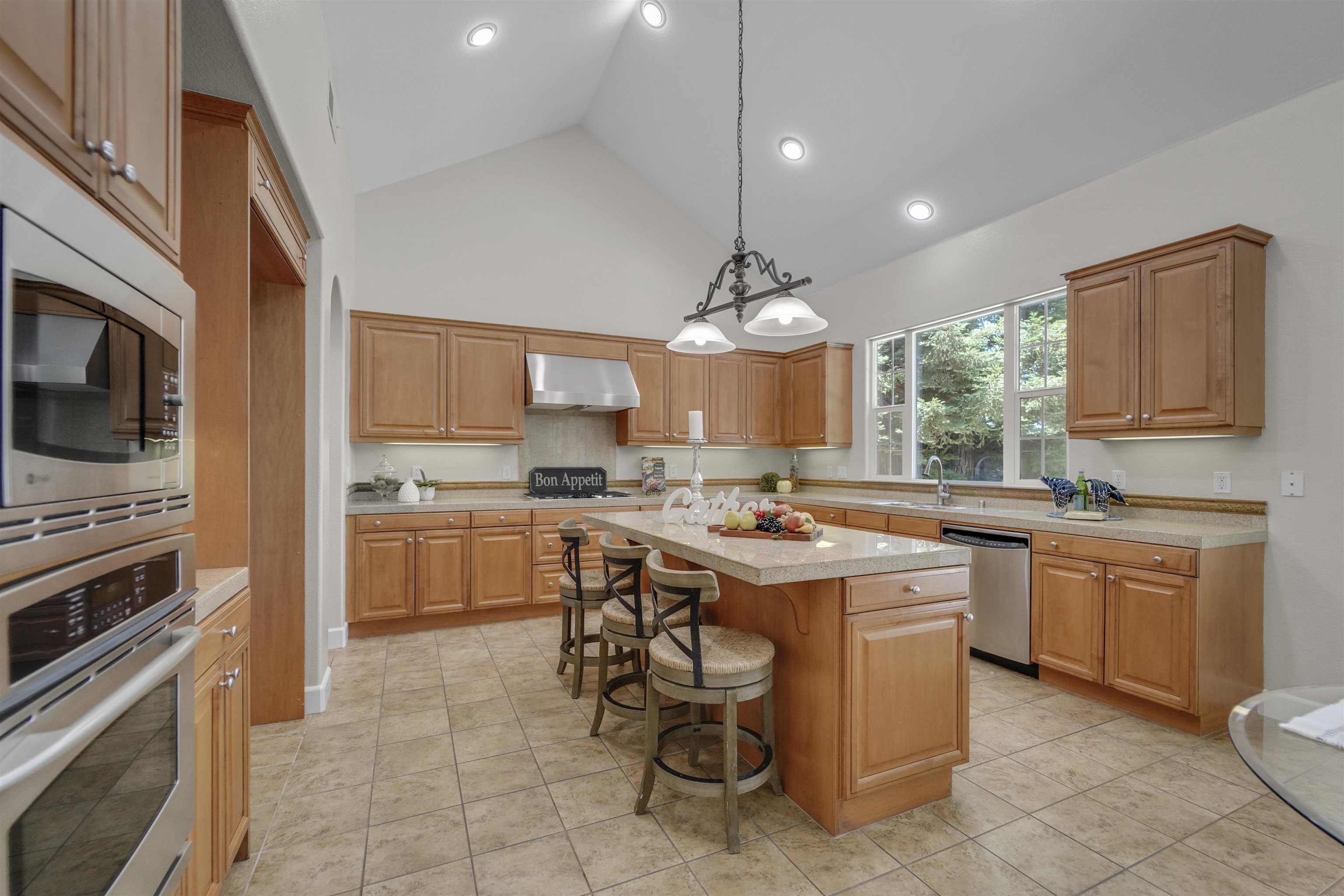 1993 Fairway Oaks Dr