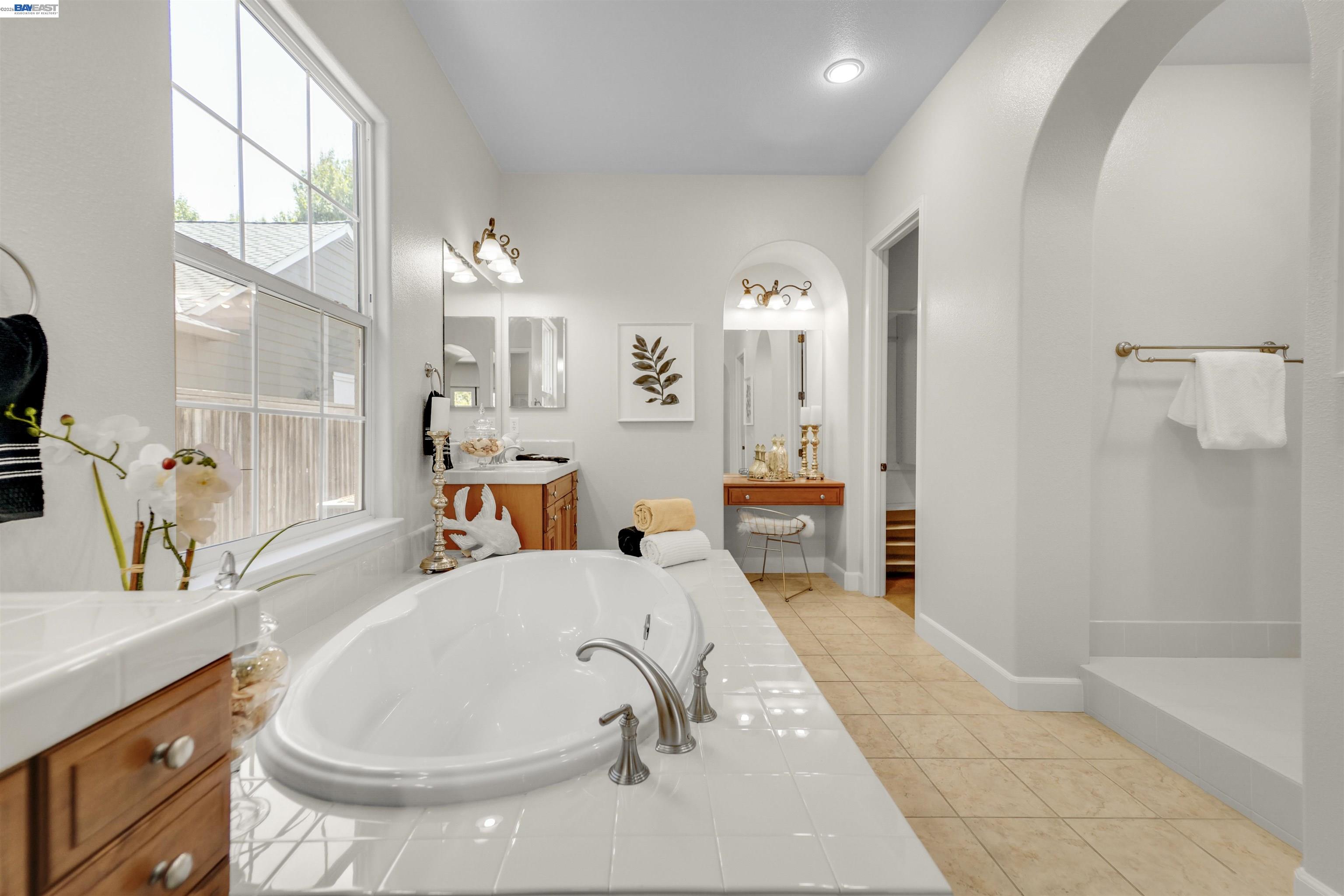 1993 Fairway Oaks Dr