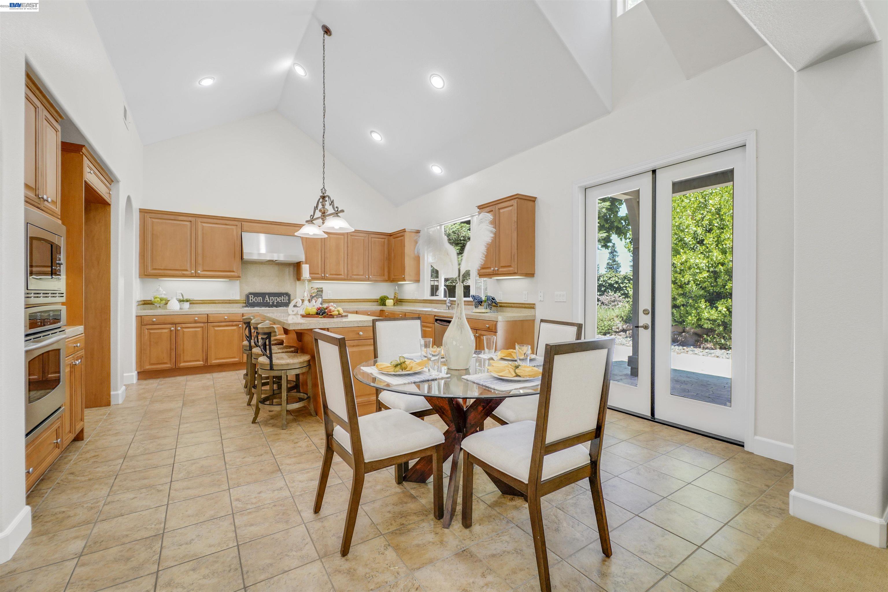 1993 Fairway Oaks Dr