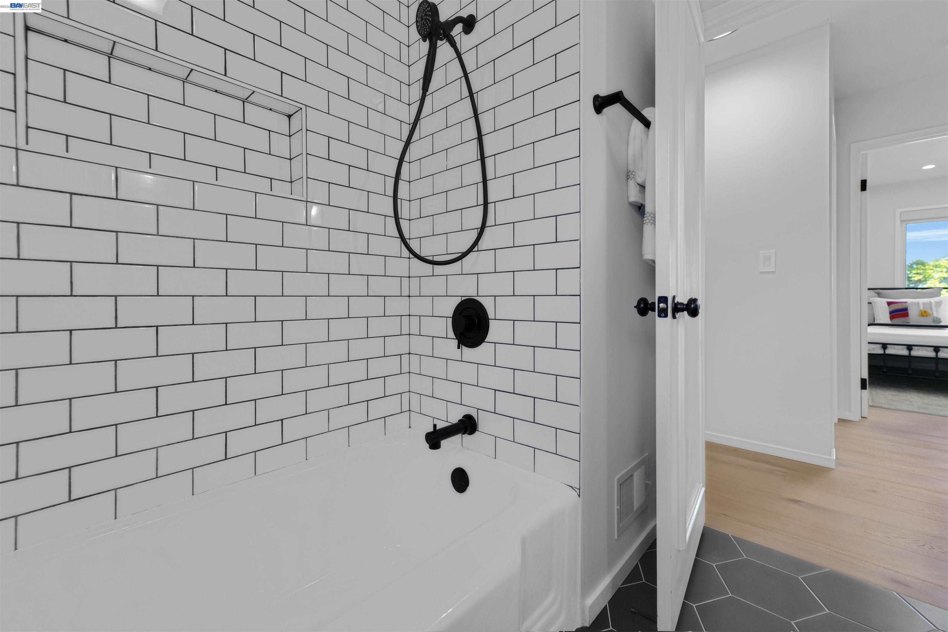 3740 Sky Ct