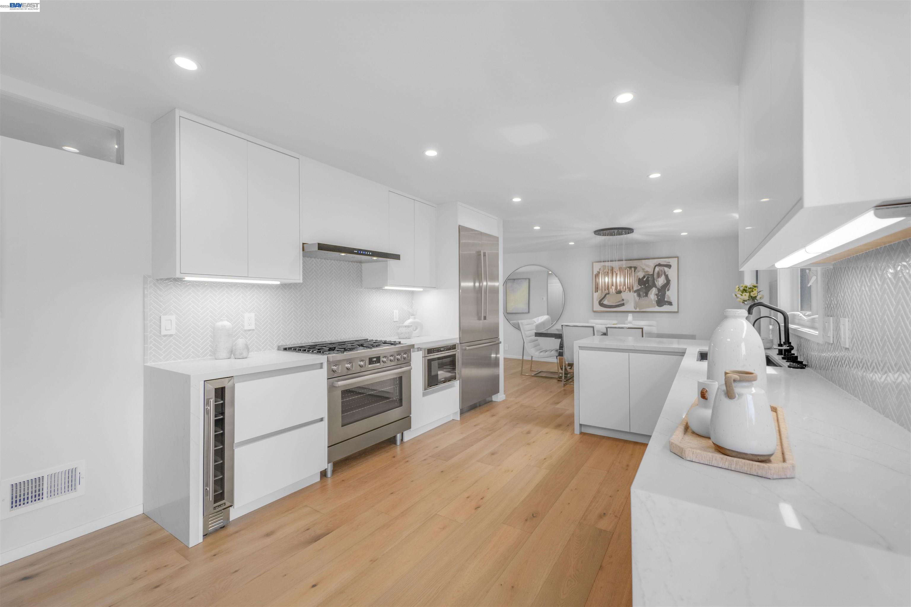 3740 Sky Ct