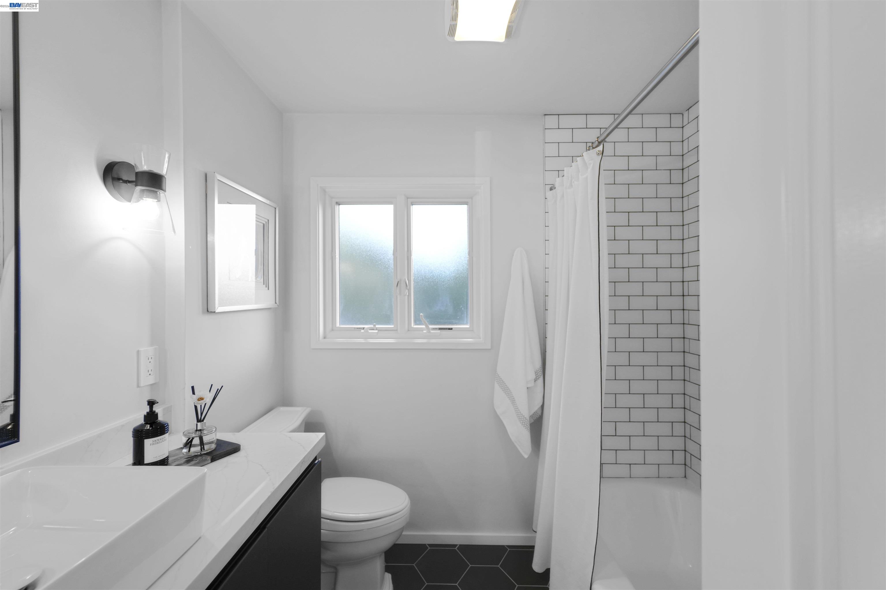 3740 Sky Ct