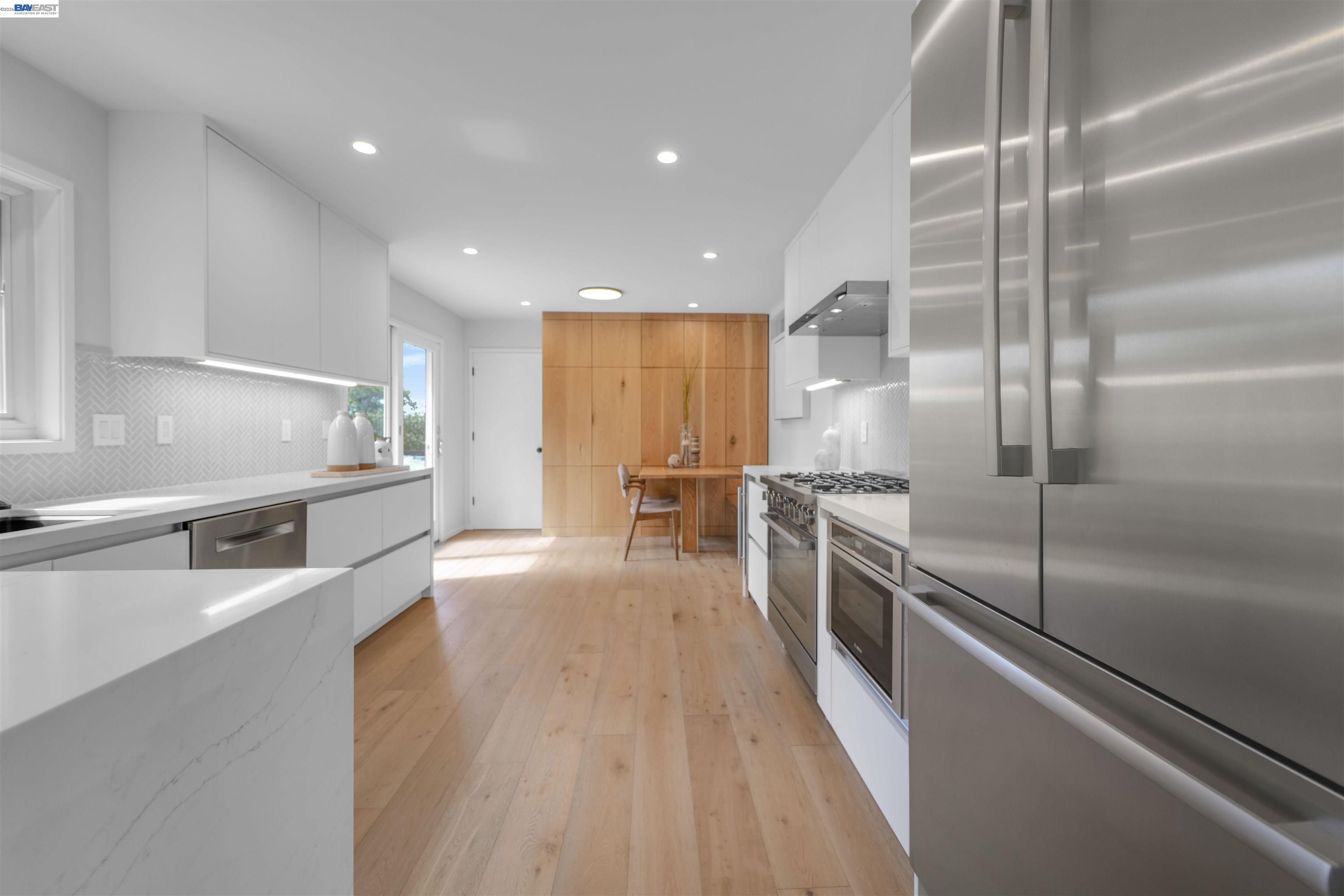 3740 Sky Ct