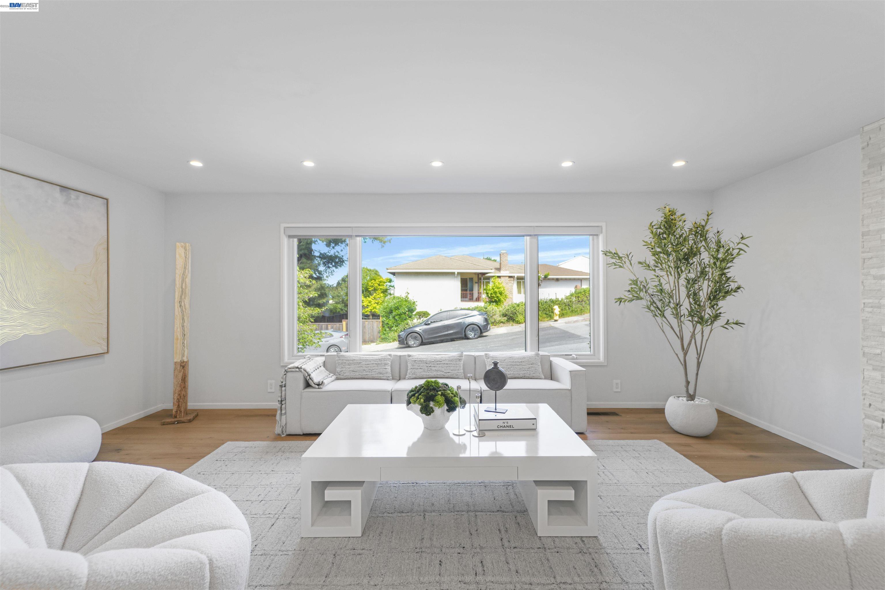 3740 Sky Ct