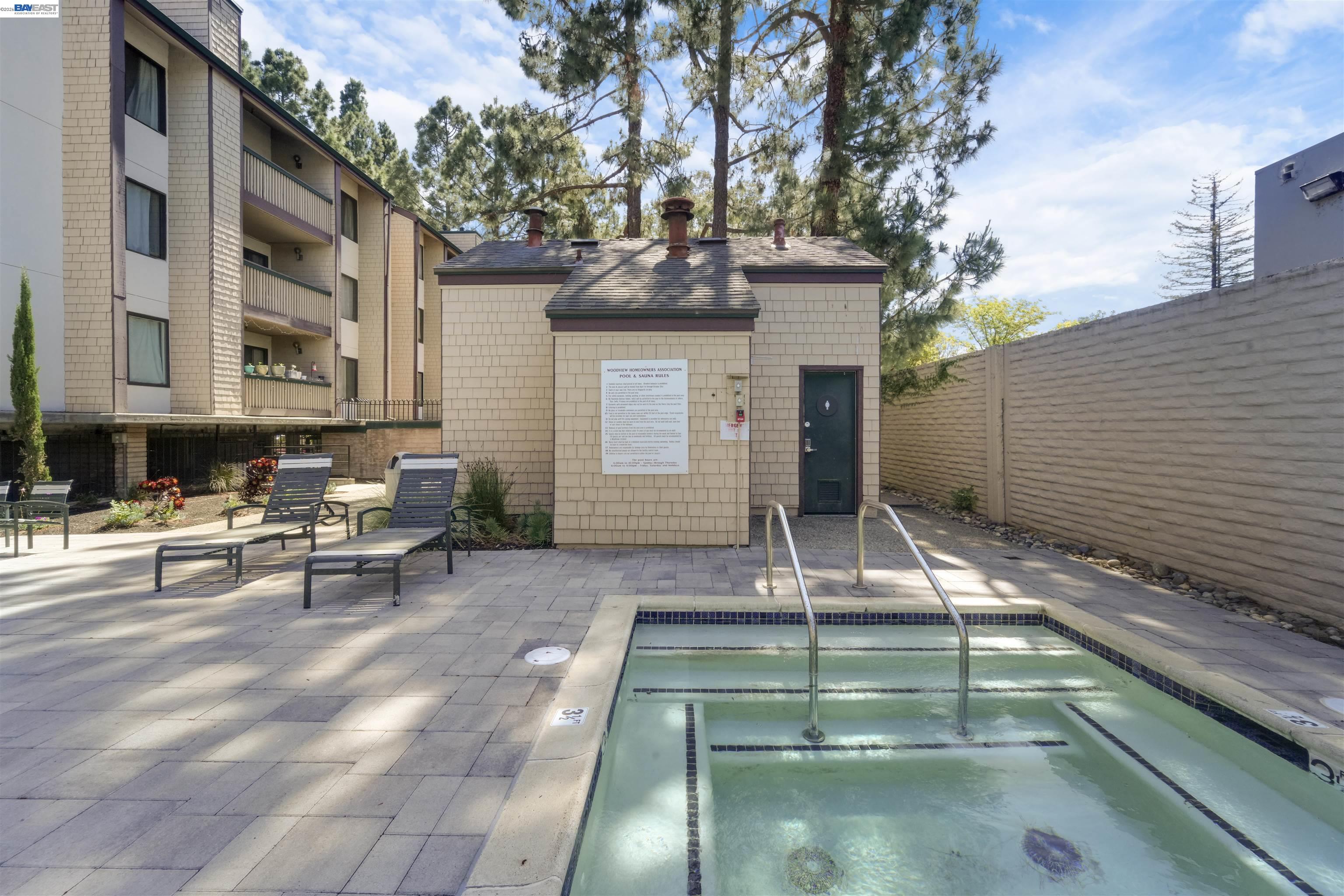 2111 Latham St # 307