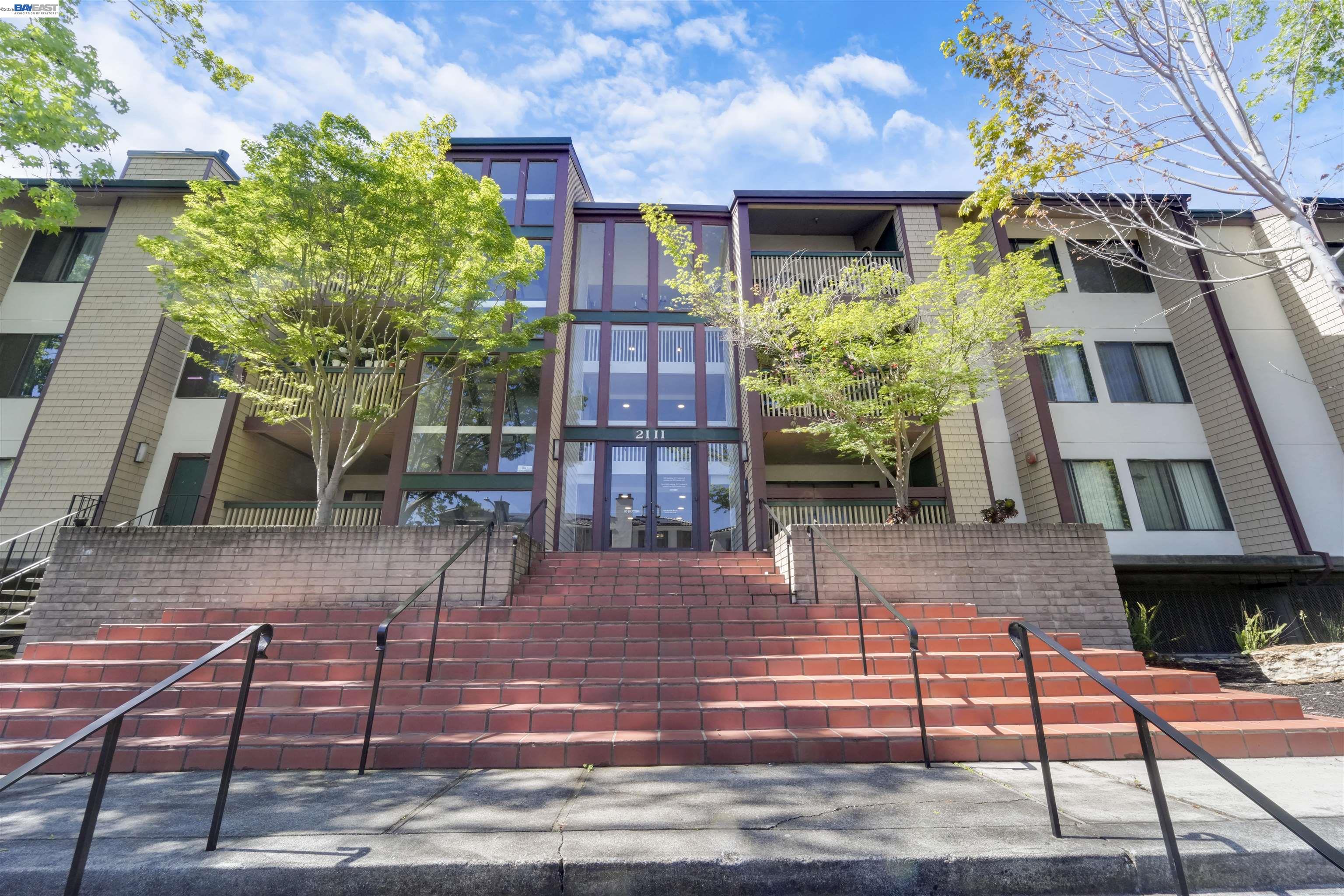 2111 Latham St # 307
