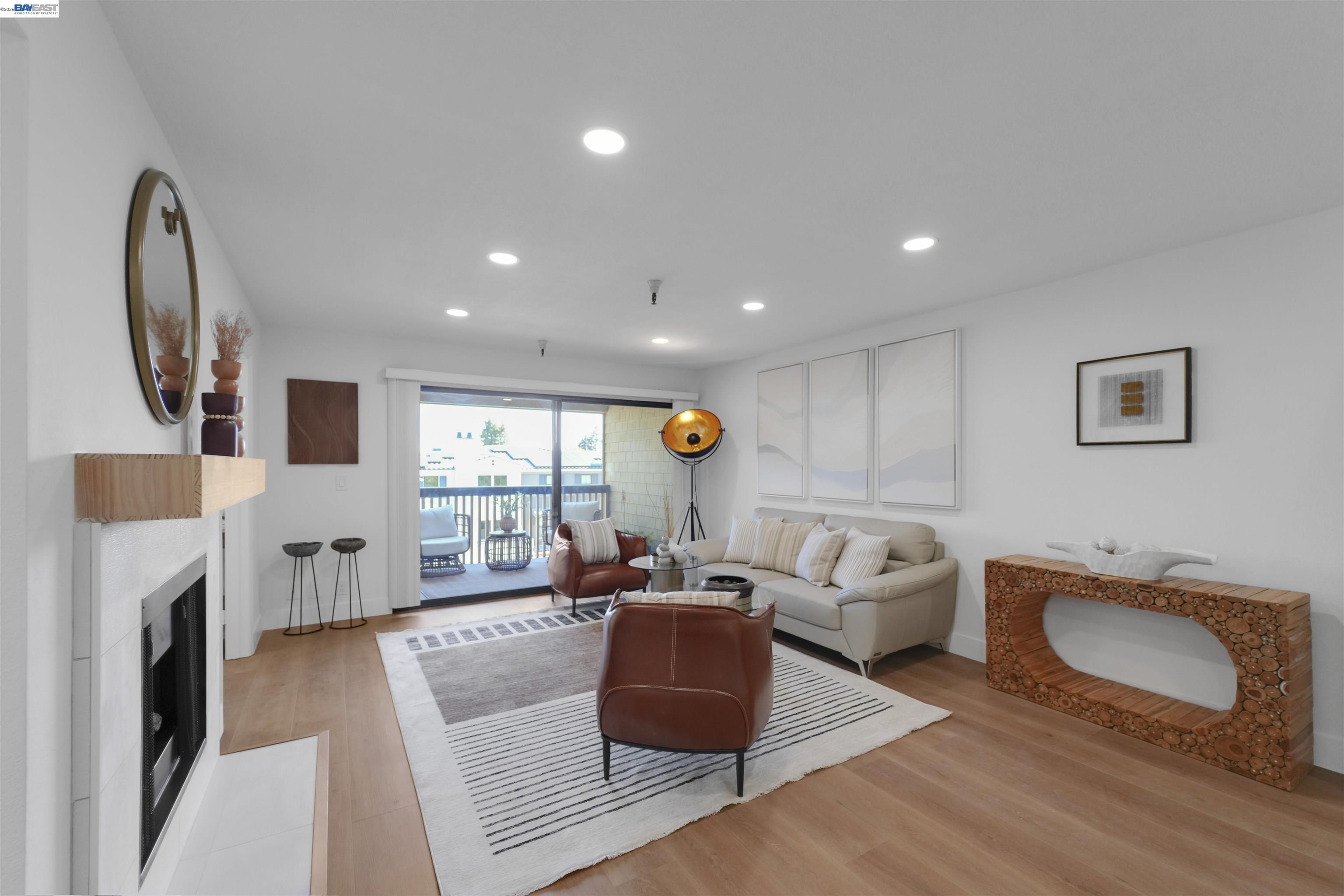 2111 Latham St # 307