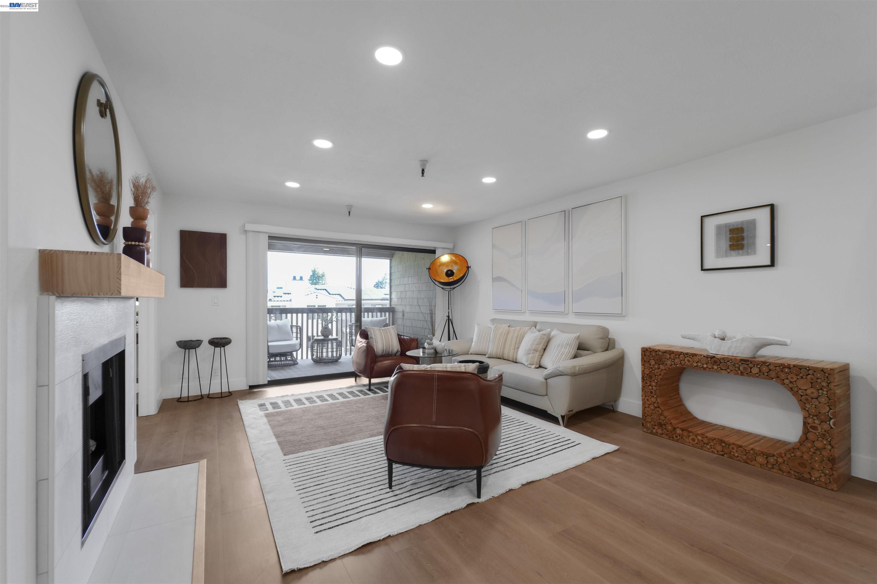 2111 Latham St # 307