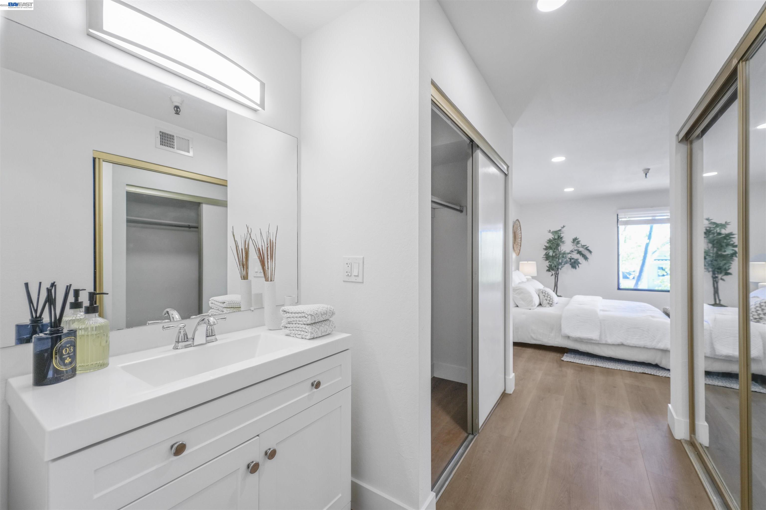 2111 Latham St # 307