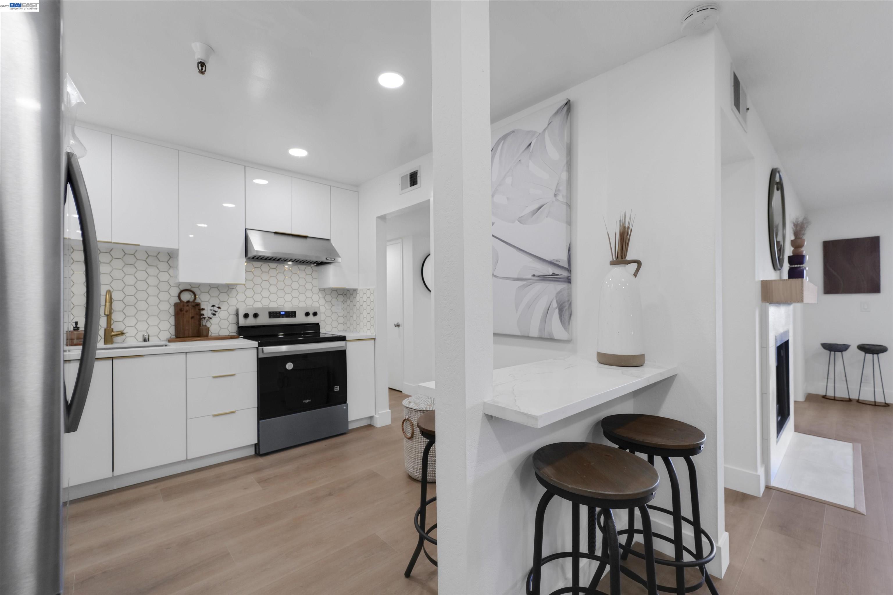 2111 Latham St # 307