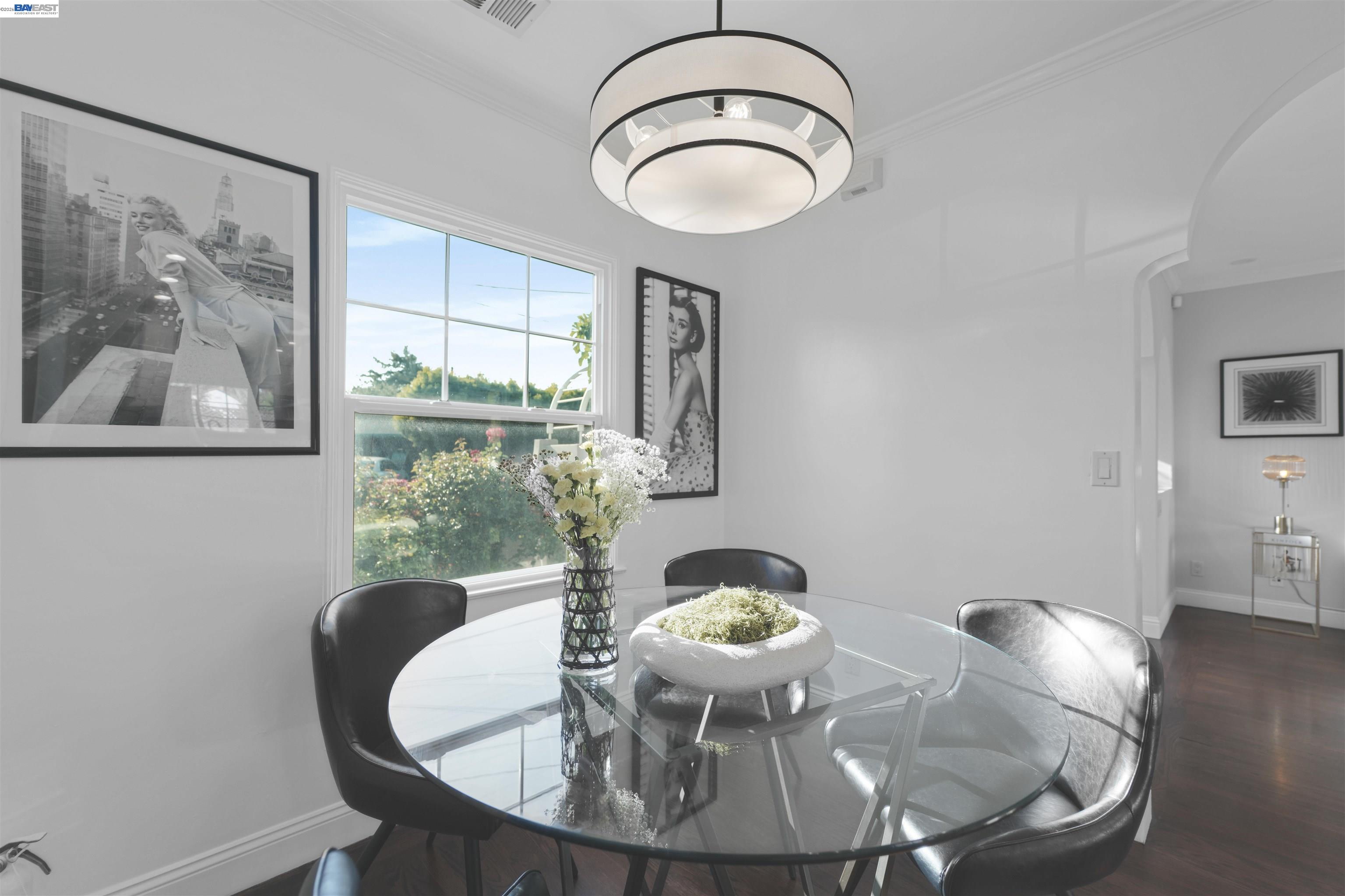209 Lexington Ave