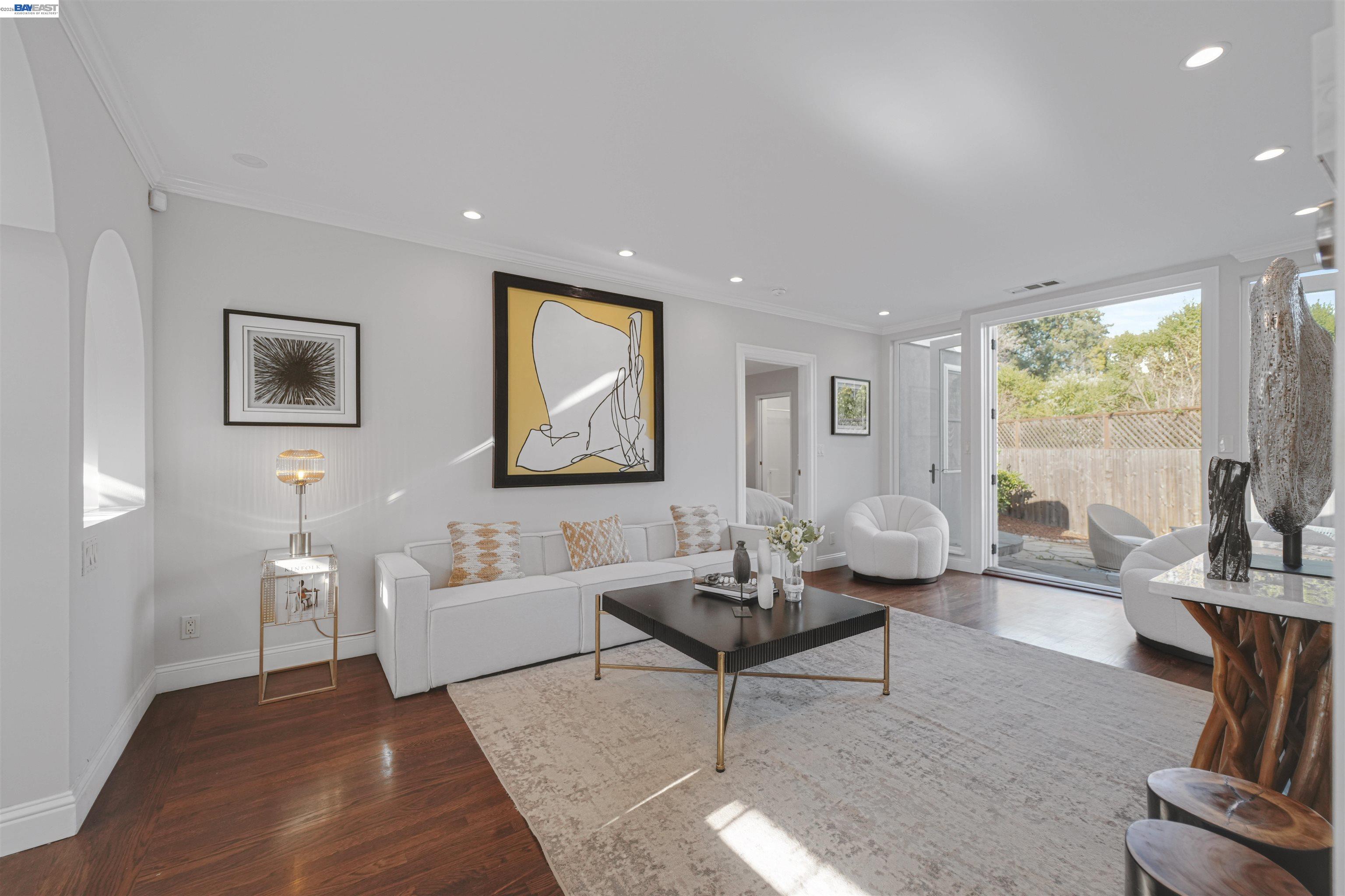 209 Lexington Ave