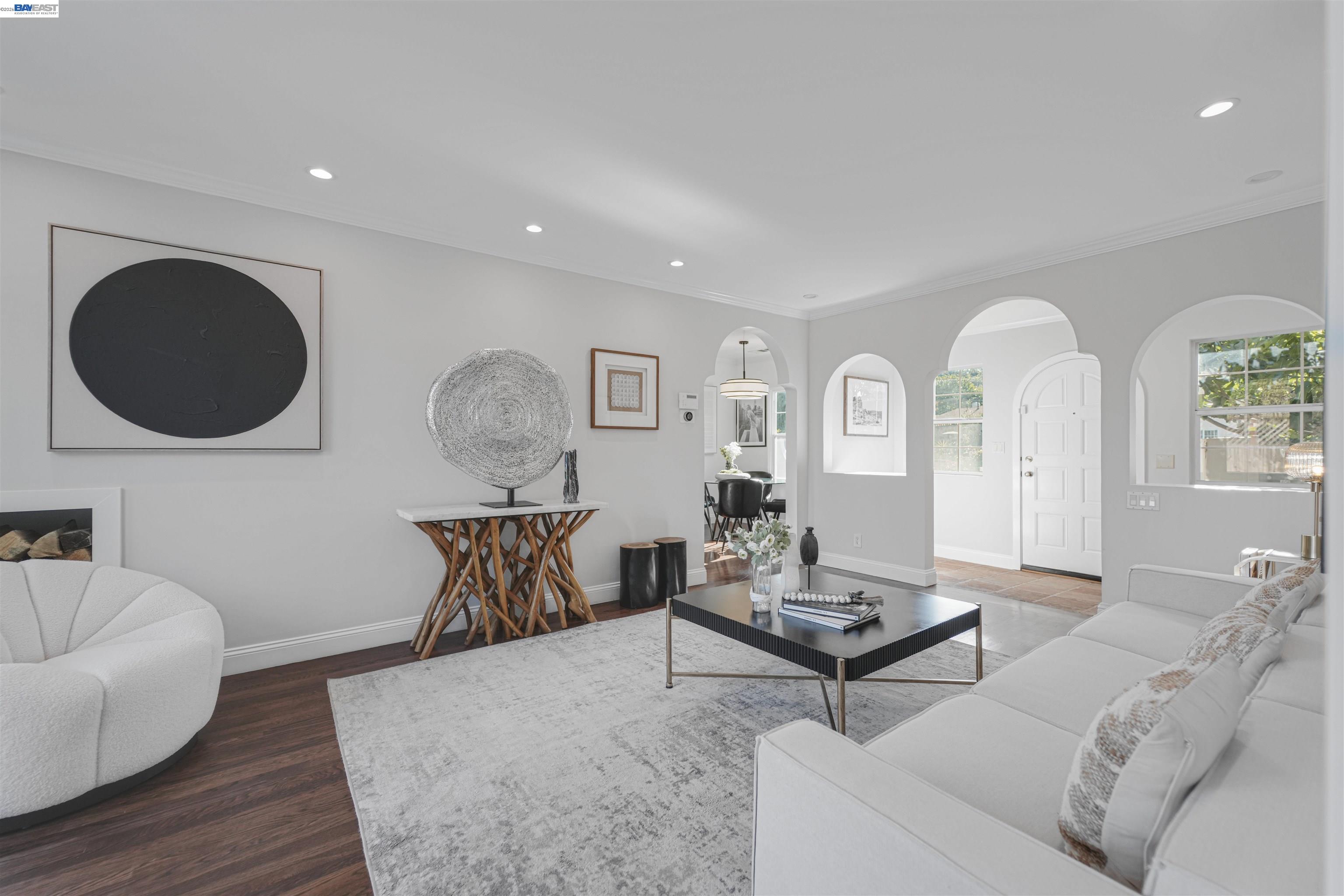 209 Lexington Ave