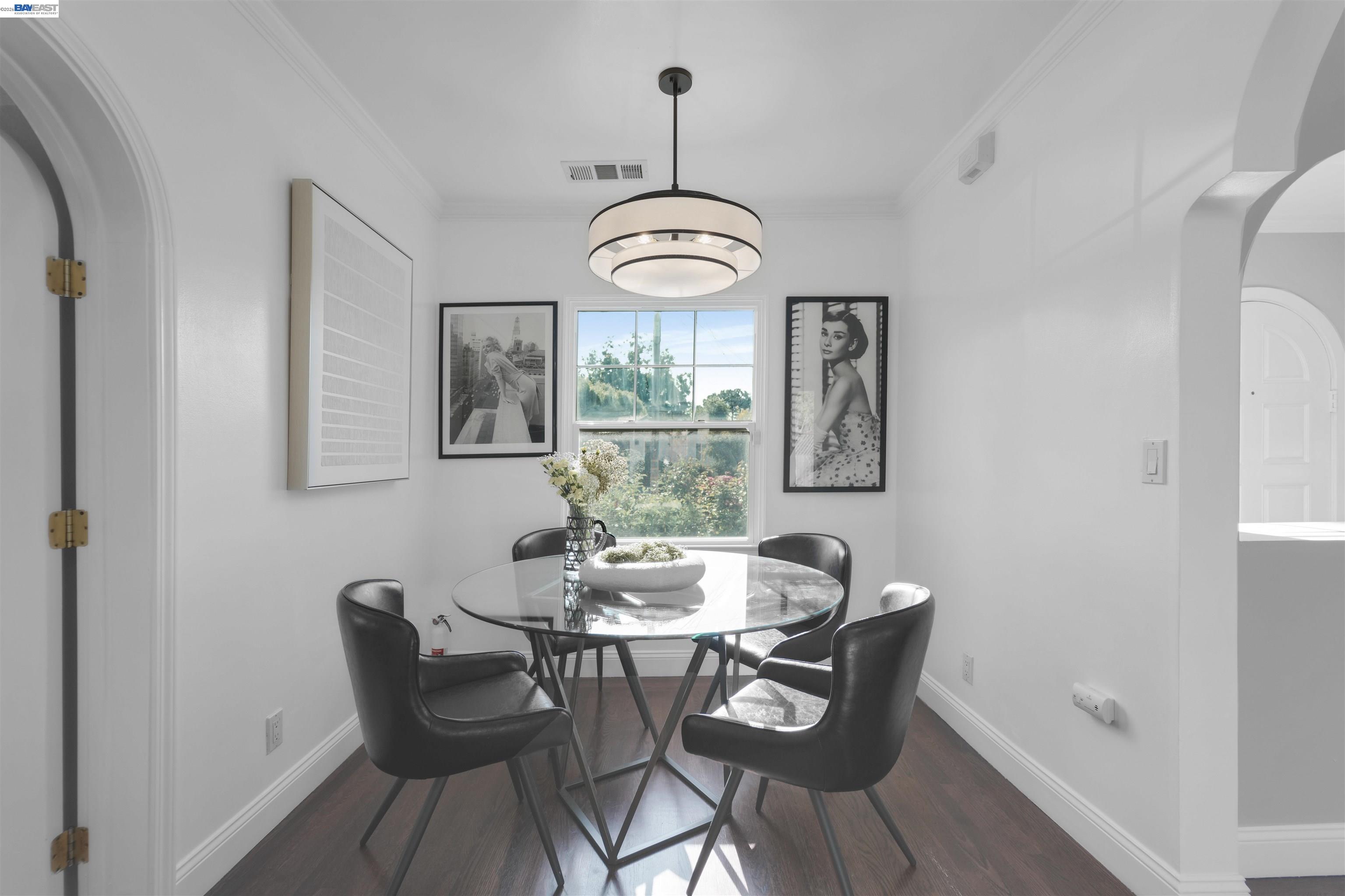 209 Lexington Ave