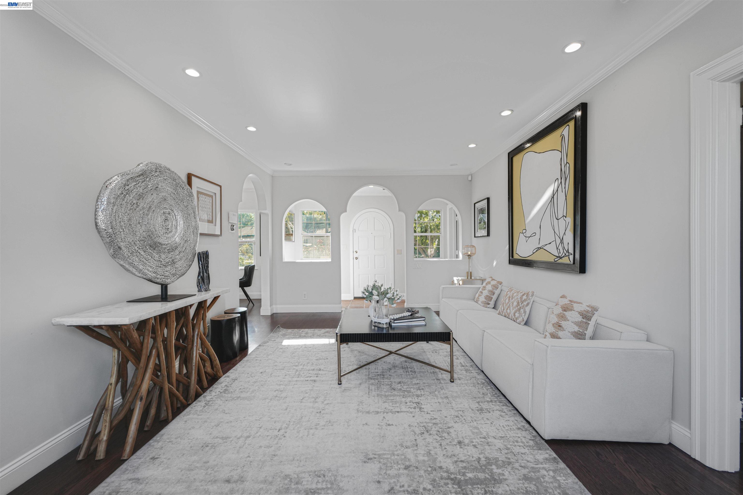 209 Lexington Ave