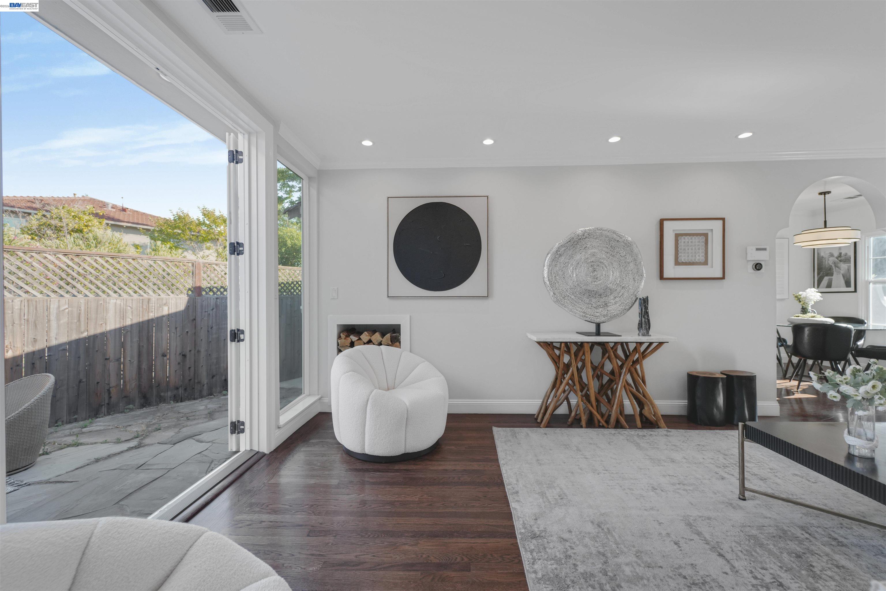 209 Lexington Ave