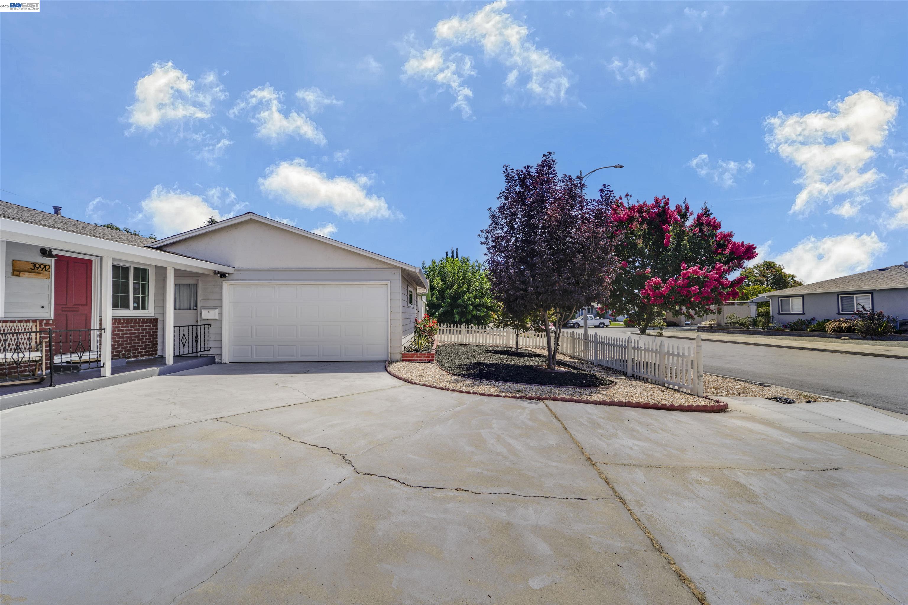 39912 Wyatt Ln