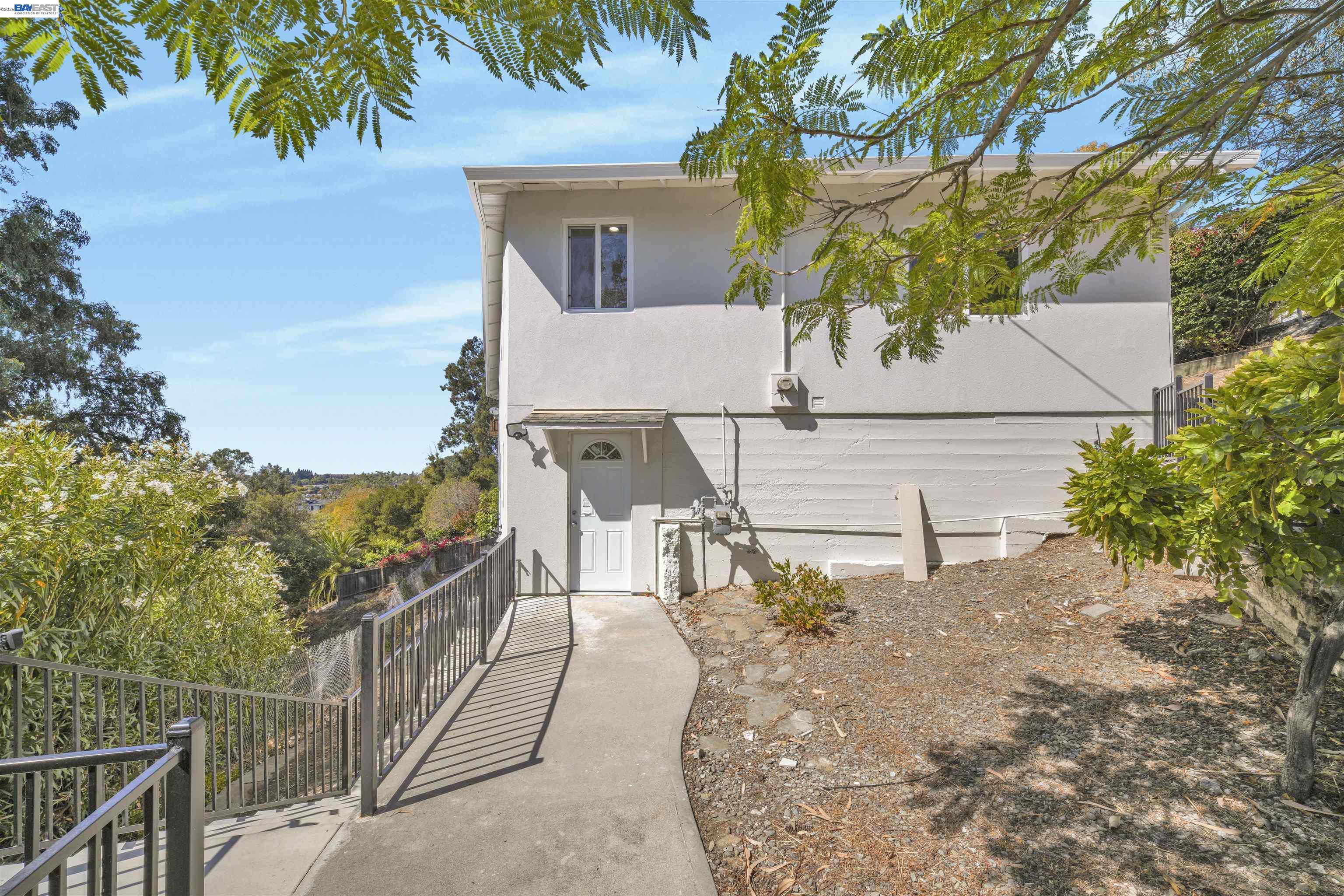 1069 Central Blvd