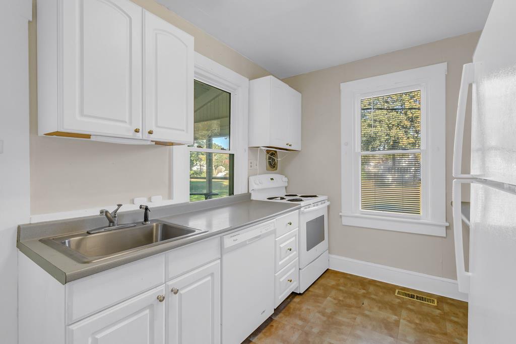 40 & 50 Cedardale Lane