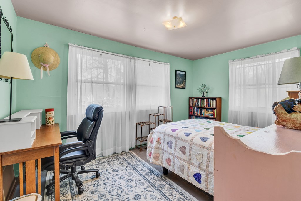 101 Norris Rd