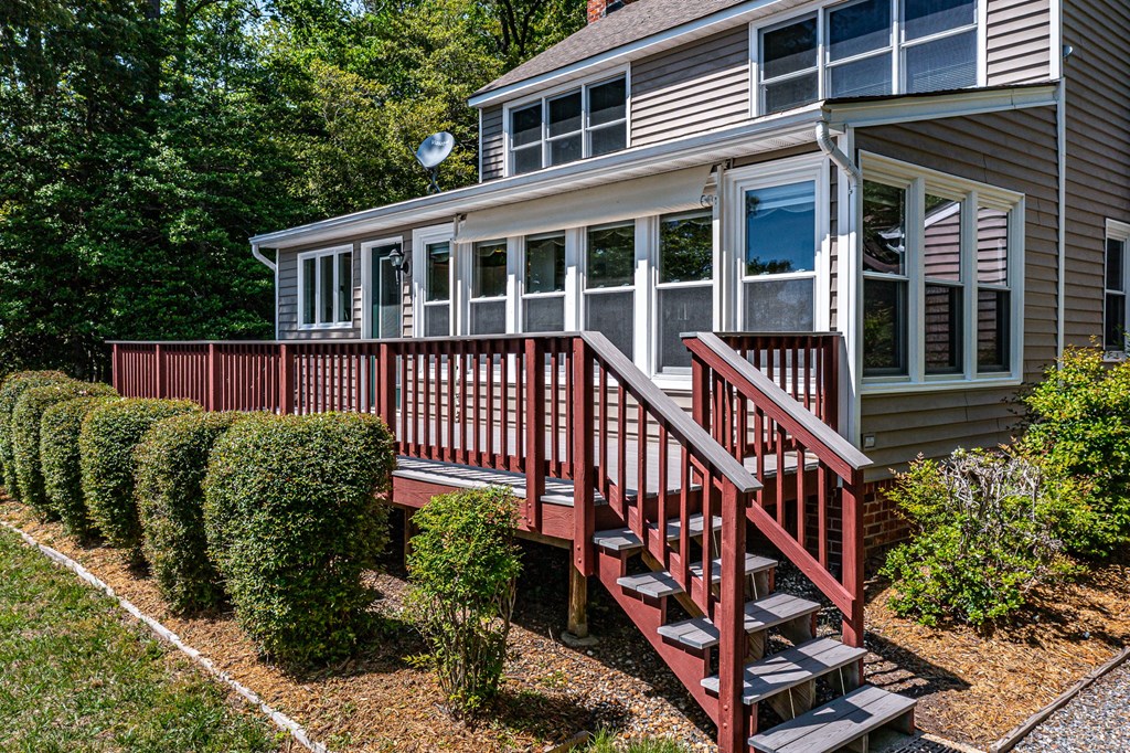 1121 Browns Lane