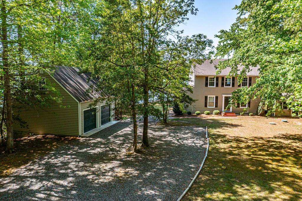1121 Browns Lane