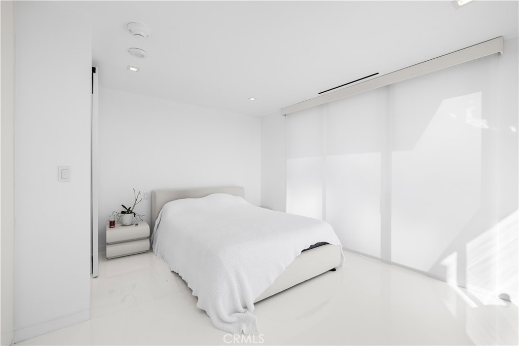 2160 CENTURY PARK E 902