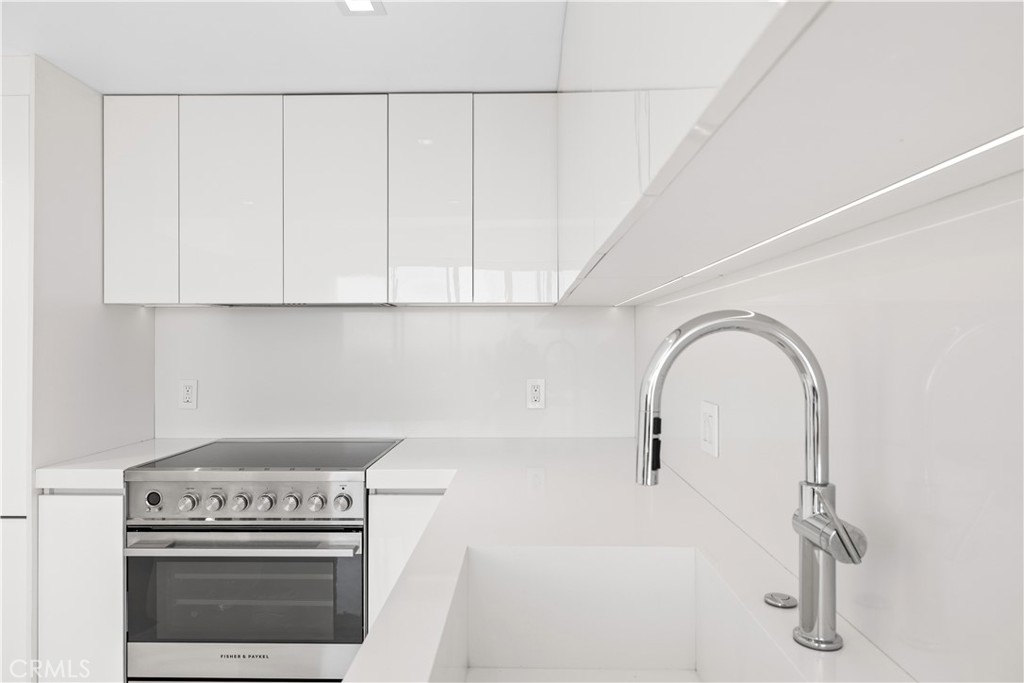 2160 CENTURY PARK E 902