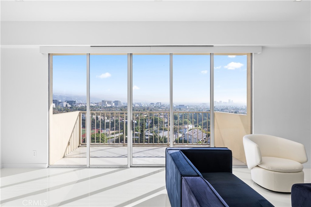 2160 CENTURY PARK E 902