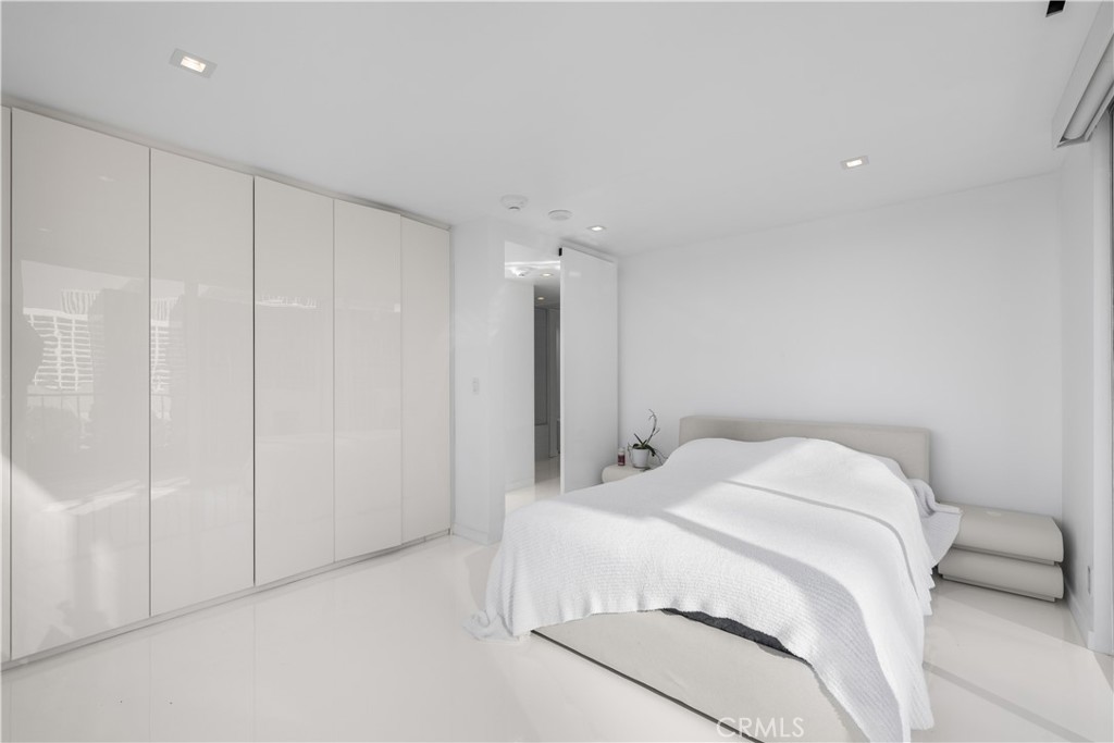 2160 CENTURY PARK E 902