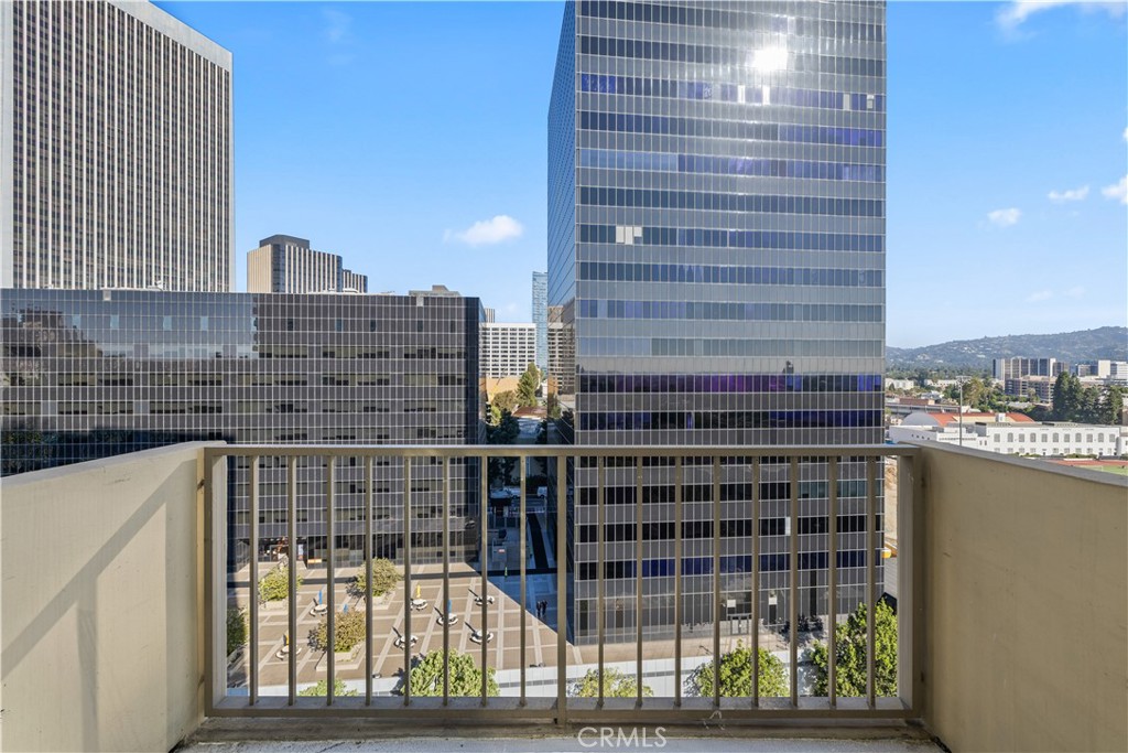 2160 CENTURY PARK E 902