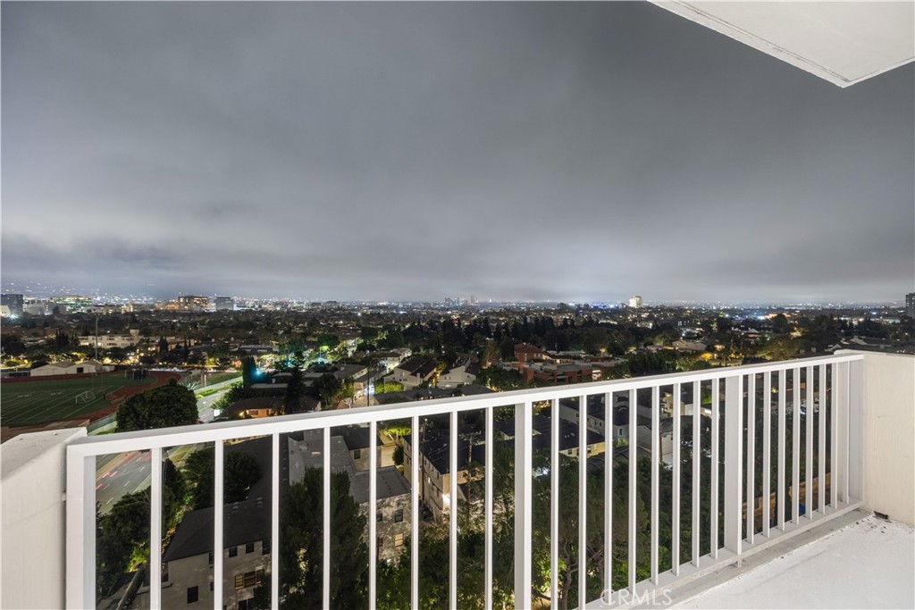 2160 CENTURY PARK E 902