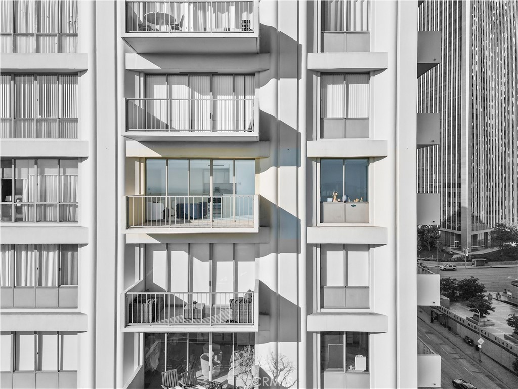 2160 CENTURY PARK E 902