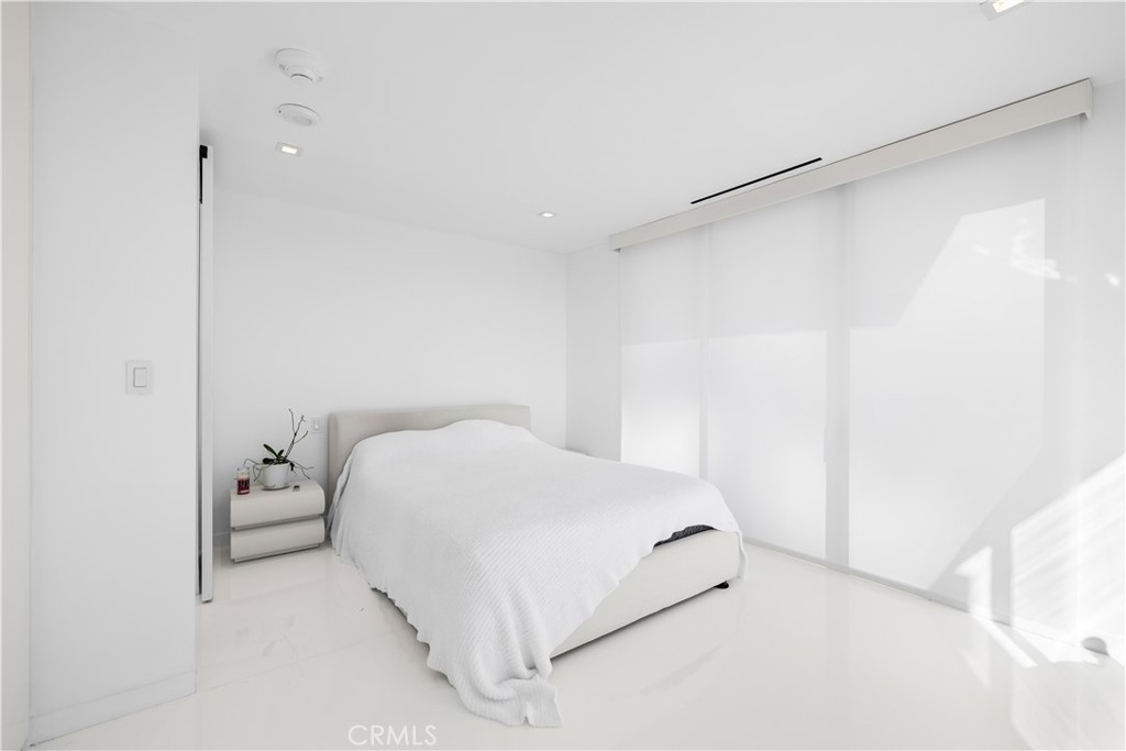 2160 CENTURY PARK E 902