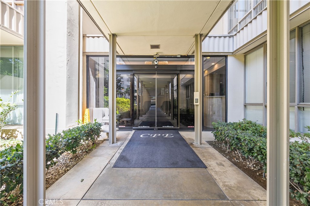 2160 CENTURY PARK E 902