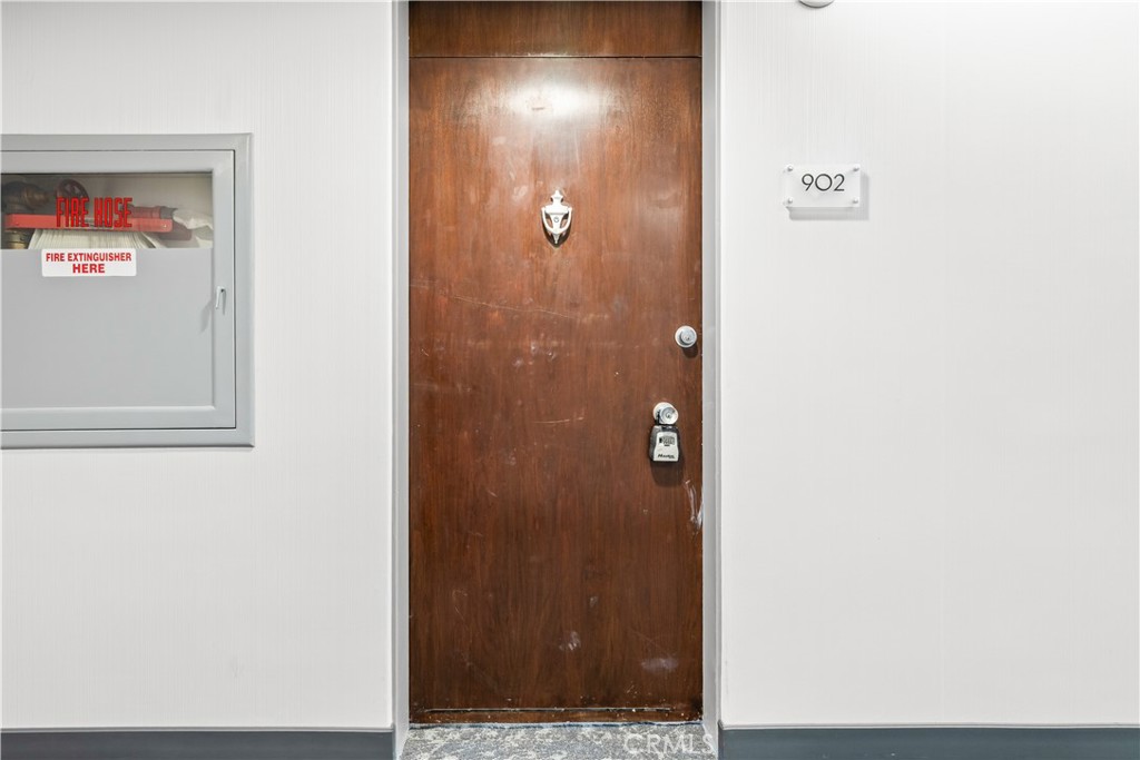 2160 CENTURY PARK E 902