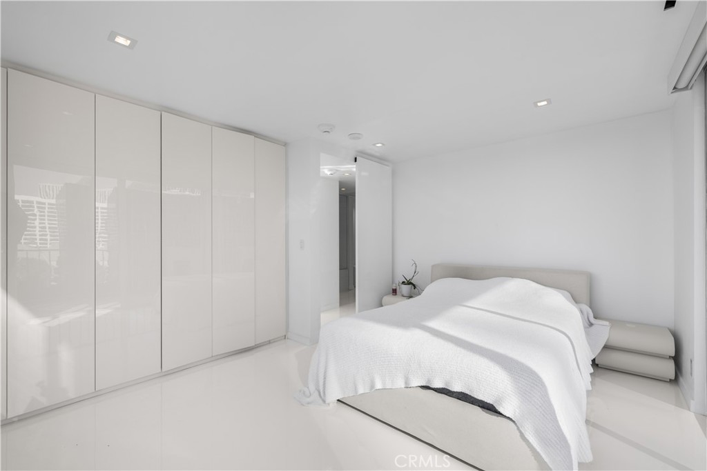 2160 CENTURY PARK E 902