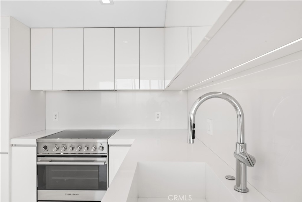 2160 CENTURY PARK E 902