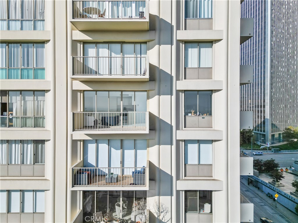 2160 CENTURY PARK E 902